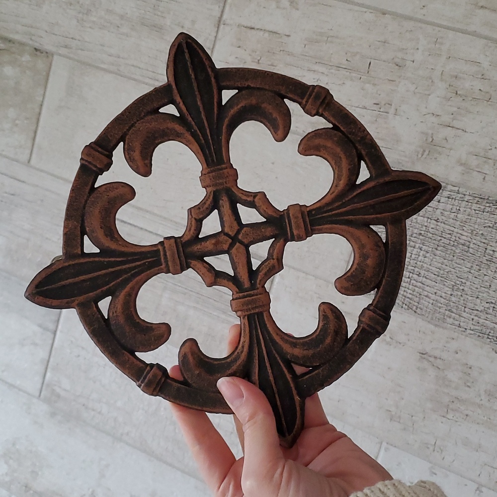 Aged Bronze Metal Trivet - Picture 6 of 6